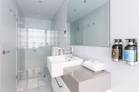 The Lucky Hotel - St Kilda Accommodation 4
