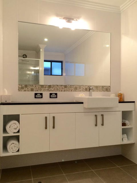 Aabi's At Byron - St Kilda Accommodation 20