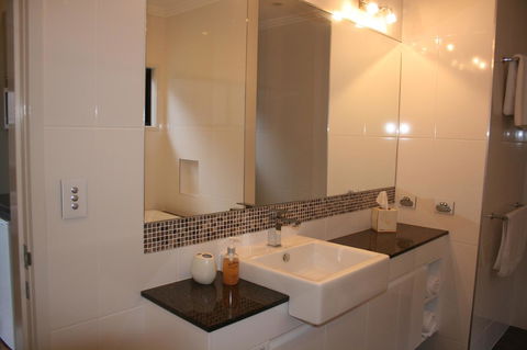 Aabi's At Byron - St Kilda Accommodation 43