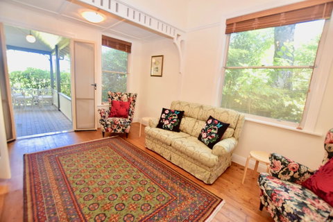 Dangal Gardens - St Kilda Accommodation 10
