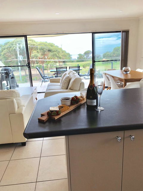 Seachange 3 - St Kilda Accommodation 3