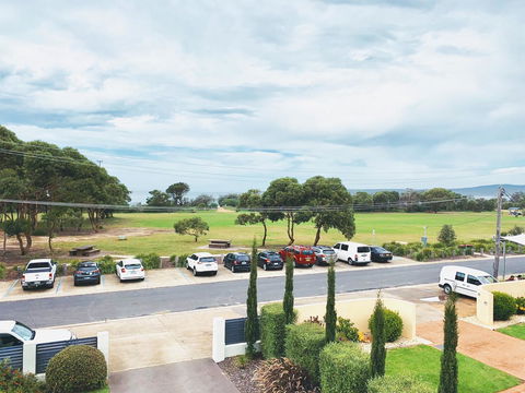 Seachange 3 - St Kilda Accommodation 1