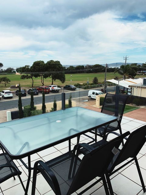 Seachange 3 - St Kilda Accommodation 7