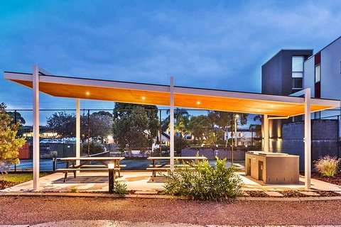 Coast 35 - St Kilda Accommodation 5