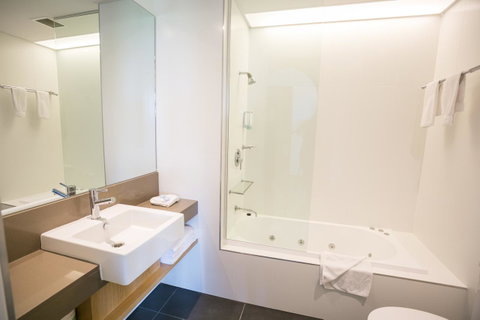 Alpha Hotel Eastern Creek - St Kilda Accommodation 13