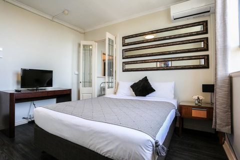 Little Coogee Hotel - St Kilda Accommodation 8