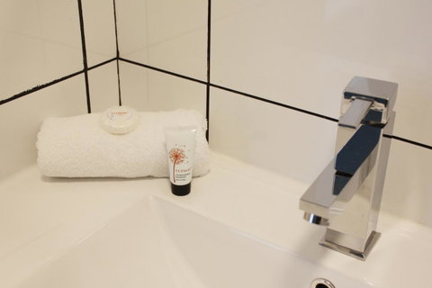 Little Coogee Hotel - St Kilda Accommodation 29