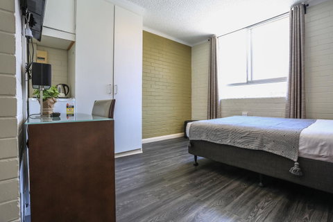 Little Coogee Hotel - St Kilda Accommodation 31