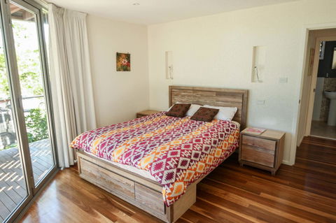 Valla's Beach House - St Kilda Accommodation 17