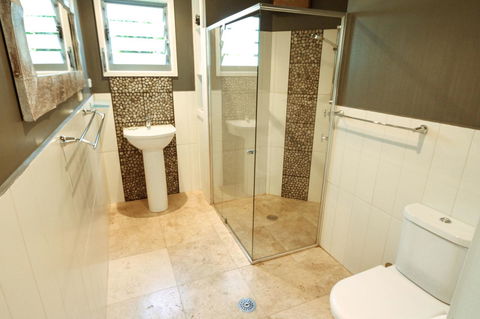 Valla's Beach House - St Kilda Accommodation 13