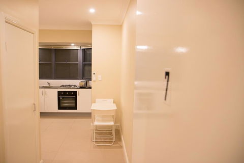 T&M HOUSE - St Kilda Accommodation 9