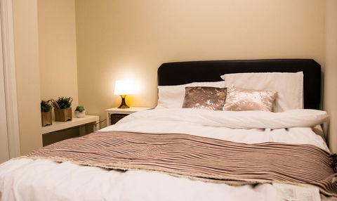 T&M HOUSE - St Kilda Accommodation 0