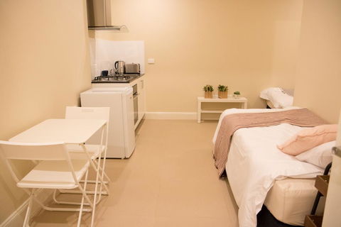 T&M HOUSE - St Kilda Accommodation 3