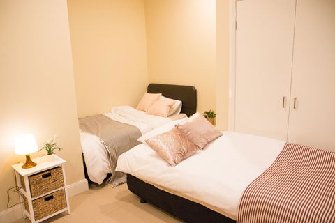 T&M HOUSE - St Kilda Accommodation 8