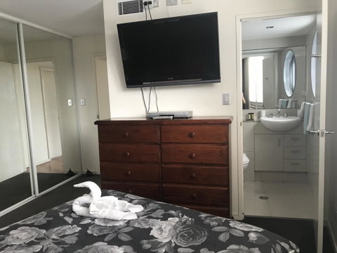 Bondi Junction Apartments - St Kilda Accommodation 11