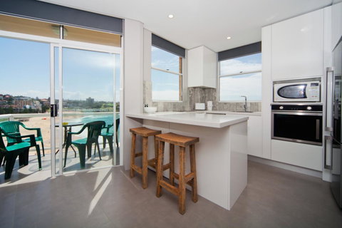 Gorgeous Coogee Views 2 Beds WT21 - St Kilda Accommodation 3