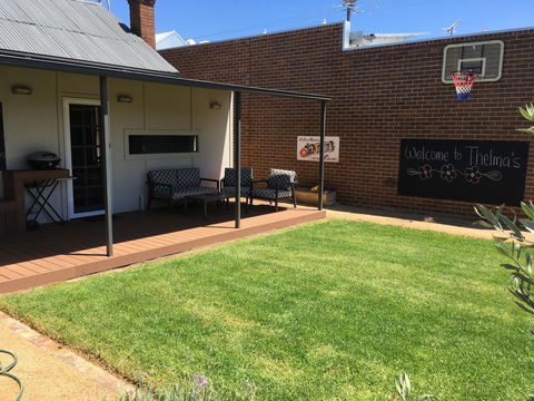 Thelma's Temora - St Kilda Accommodation 11