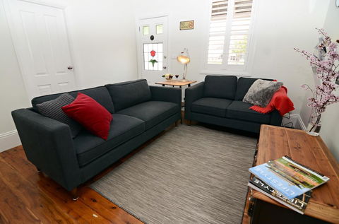 Thelma's Temora - St Kilda Accommodation 6