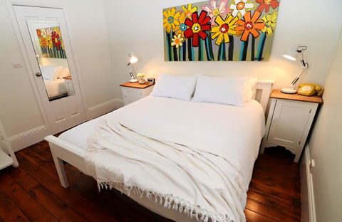 Thelma's Temora - St Kilda Accommodation 4