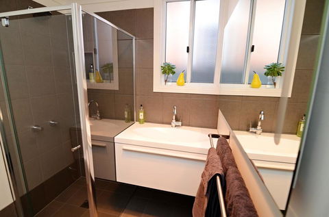Thelma's Temora - St Kilda Accommodation 3