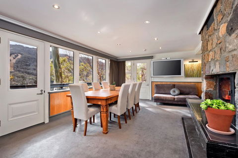 Pure Chalet Thredbo - St Kilda Accommodation 16
