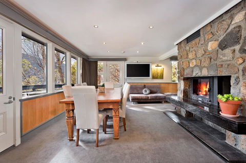 Pure Chalet Thredbo - St Kilda Accommodation 14
