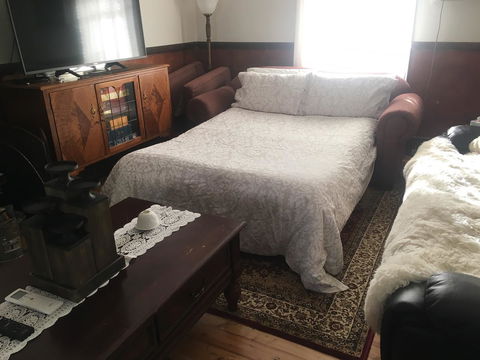 Caledonia Cottage - St Kilda Accommodation 4