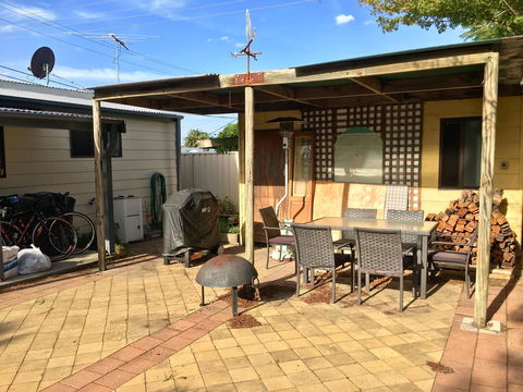 Caledonia Cottage - St Kilda Accommodation 26