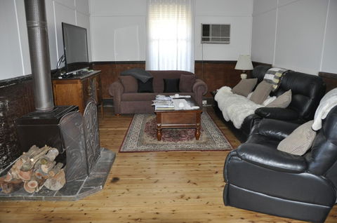 Caledonia Cottage - St Kilda Accommodation 10