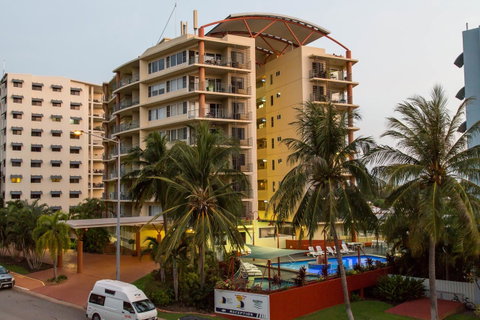 Cullen Bay Resorts - St Kilda Accommodation 0