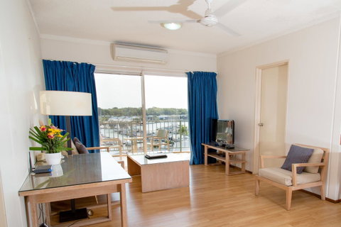 Cullen Bay Resorts - St Kilda Accommodation 2
