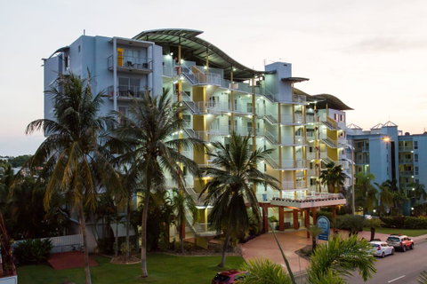 Cullen Bay Resorts - St Kilda Accommodation 11