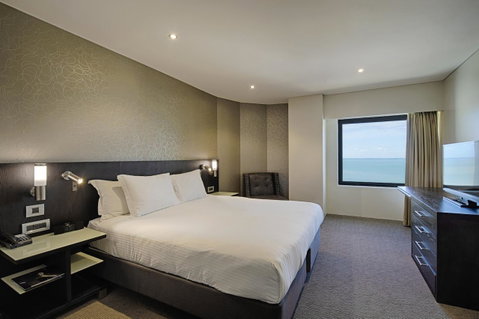 Hilton Darwin - St Kilda Accommodation 13