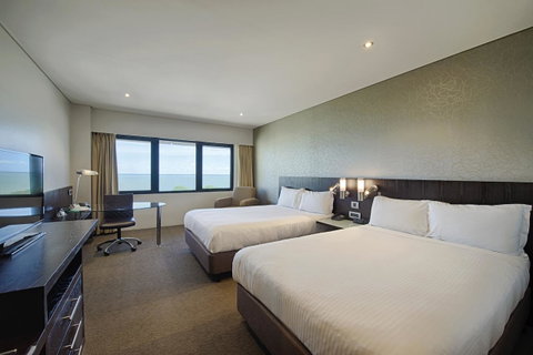 Hilton Darwin - St Kilda Accommodation 14
