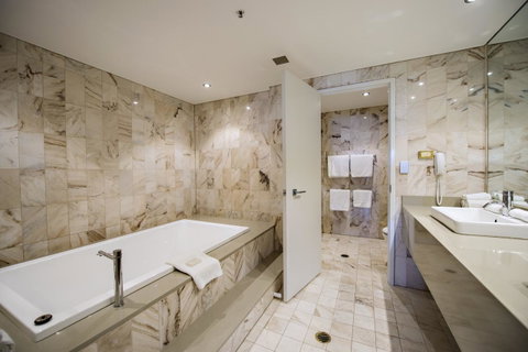Hilton Darwin - St Kilda Accommodation 35