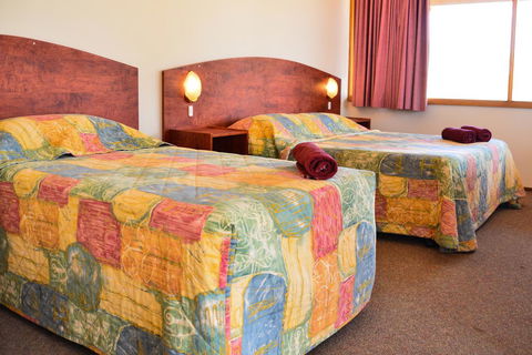 Erldunda Desert Oaks Resort - St Kilda Accommodation 34
