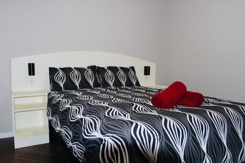 Erldunda Desert Oaks Resort - St Kilda Accommodation 5