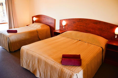 Erldunda Desert Oaks Resort - St Kilda Accommodation 33