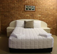 Golden Sands Motor Inn - St Kilda Accommodation