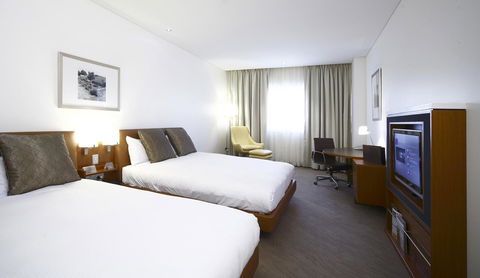 Novotel Canberra - St Kilda Accommodation 19