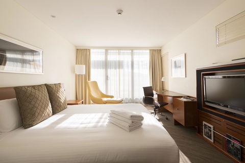 Novotel Canberra - St Kilda Accommodation 10