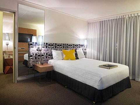 QT Canberra - St Kilda Accommodation 8