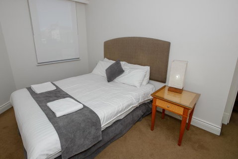 Bond 1603 - St Kilda Accommodation 0