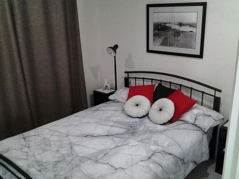 Bottlebrush B & B - St Kilda Accommodation 3