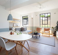 Boutique Sunlit Studio with Designer Furnishings - St Kilda Accommodation