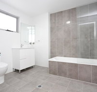 Brand new Family Friendly Apartment for 7 - St Kilda Accommodation
