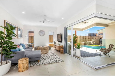 Brand New PRIZE HOME 50m Path To Beach - St Kilda Accommodation 0
