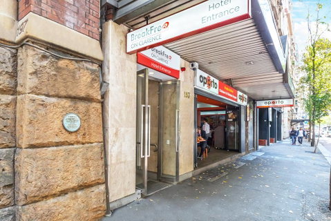 BreakFree On Clarence - St Kilda Accommodation 1
