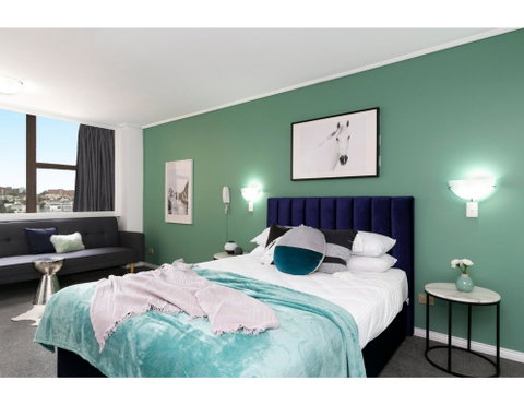 Bright, Modern Studio Steps From The Action - St Kilda Accommodation 2