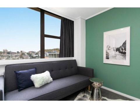 Bright, Modern Studio Steps From The Action - St Kilda Accommodation 1